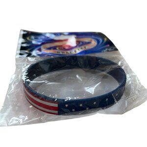 American Flag Silicone Bracelet Patriotic Design Stars & Stripes Flag mq